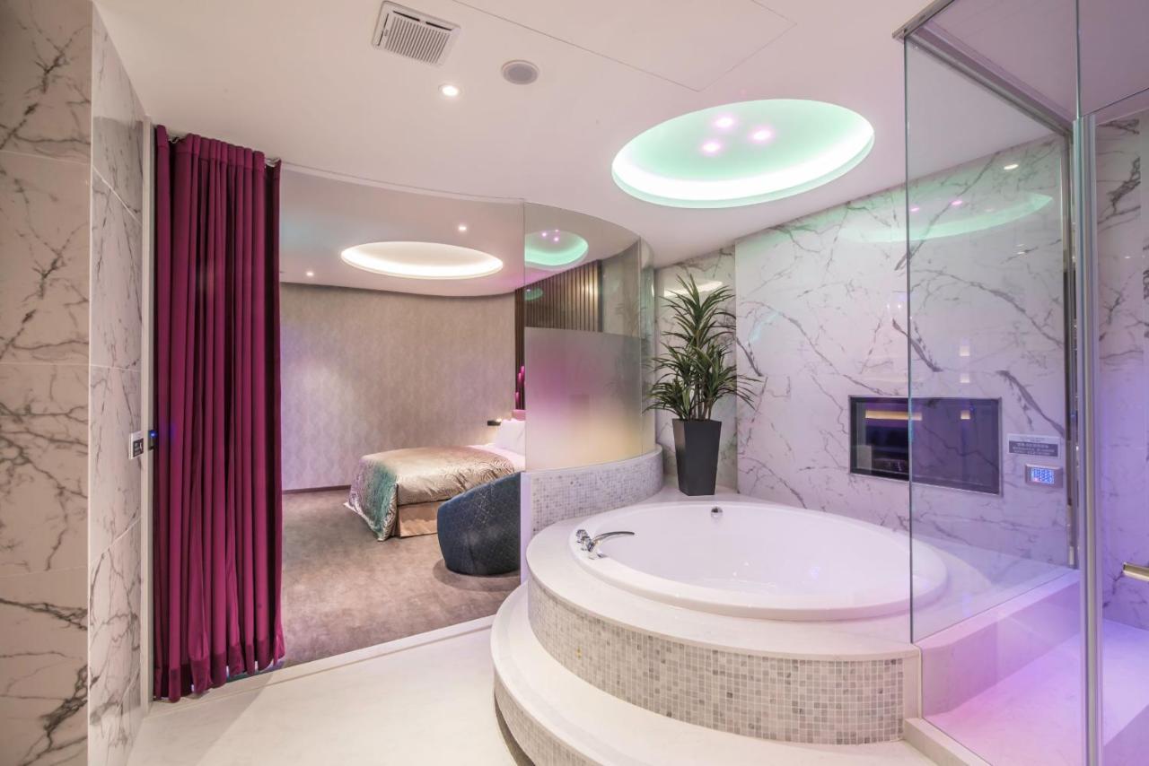 Luv U Motel Kaohsiung Dış mekan fotoğraf