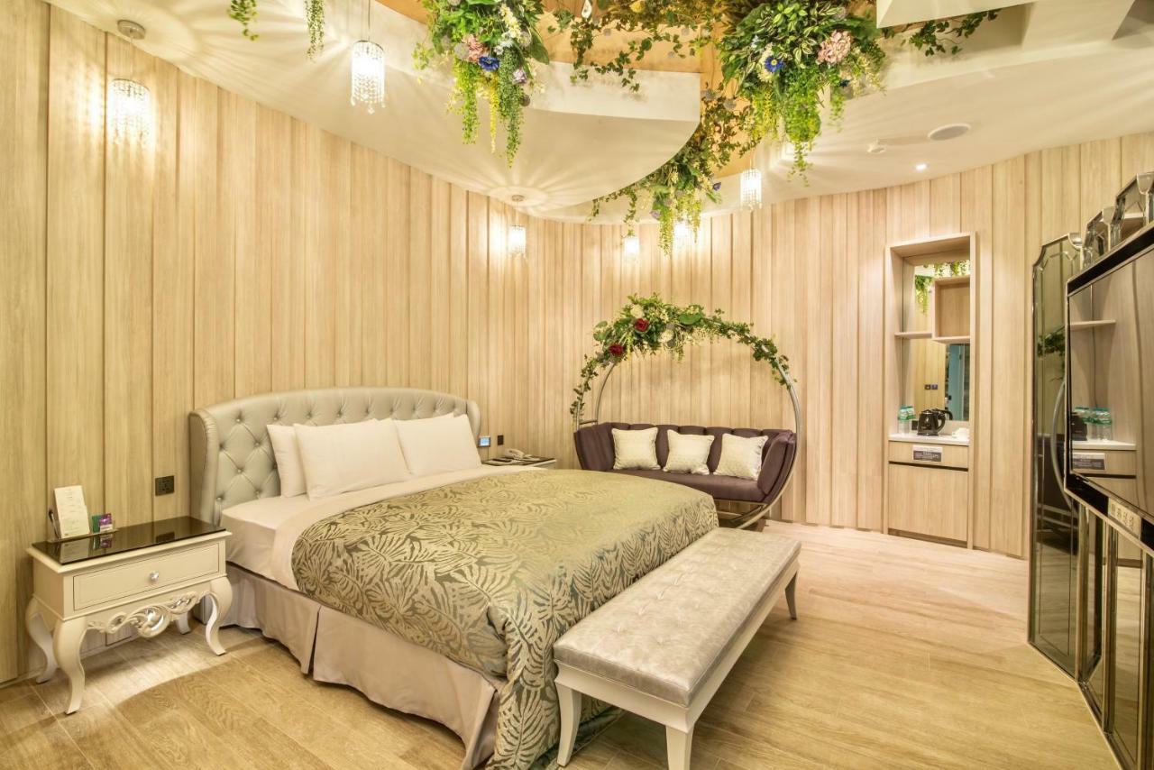 Luv U Motel Kaohsiung Dış mekan fotoğraf